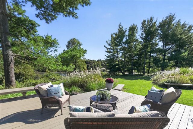 3265 N Maple Road, Ann Arbor, MI 48105