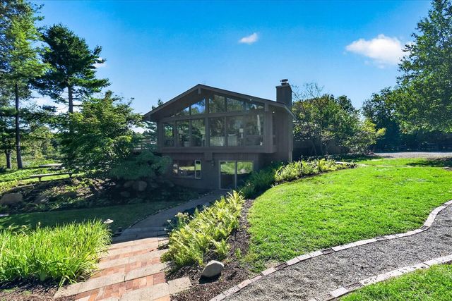 3265 N Maple Road, Ann Arbor, MI 48105