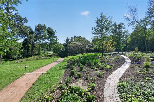 3265 N Maple Road, Ann Arbor, MI 48105
