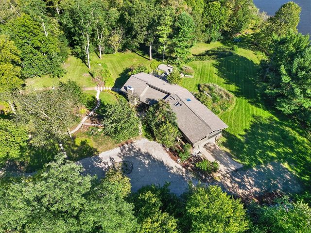 3265 N Maple Road, Ann Arbor, MI 48105