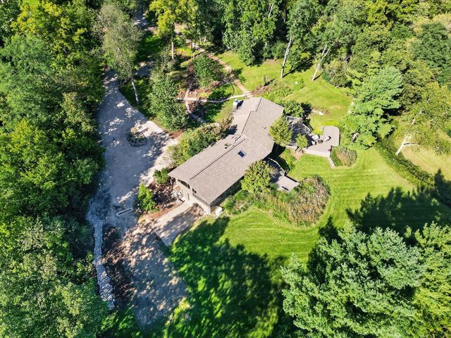 3265 N Maple Road, Ann Arbor, MI 48105