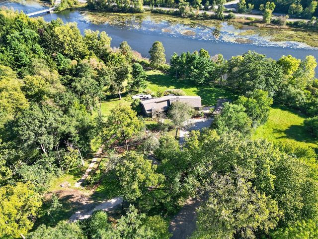 3265 N Maple Road, Ann Arbor, MI 48105