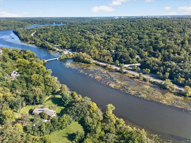 3265 N Maple Road, Ann Arbor, MI 48105