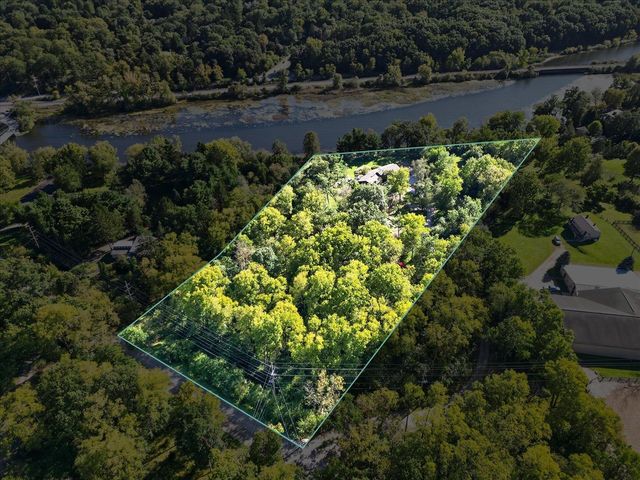 3265 N Maple Road, Ann Arbor, MI 48105