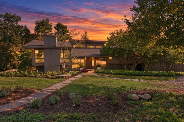 3265 N Maple Road, Ann Arbor, MI 48105