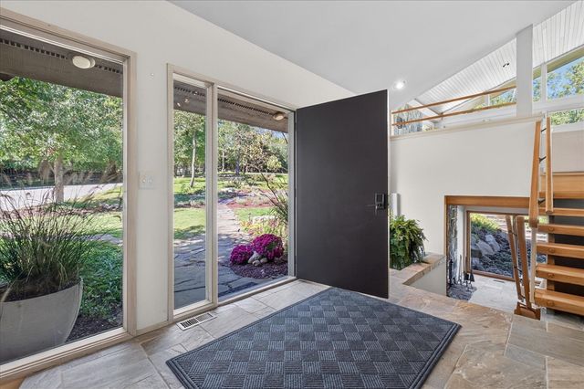 3265 N Maple Road, Ann Arbor, MI 48105