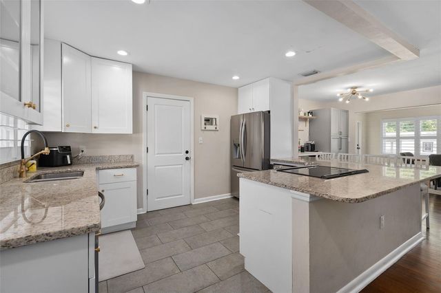 2907 VINE STREET, Orlando, FL 32806