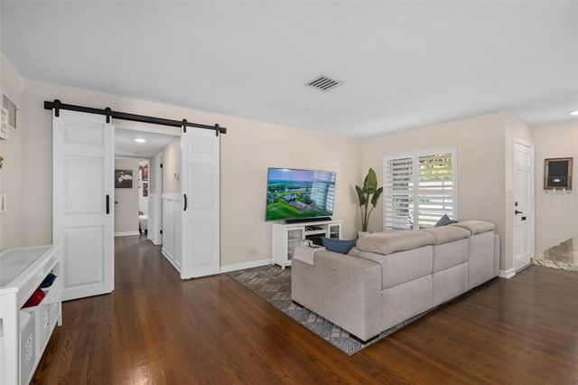 2907 VINE STREET, Orlando, FL 32806