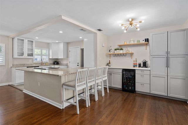 2907 VINE STREET, Orlando, FL 32806
