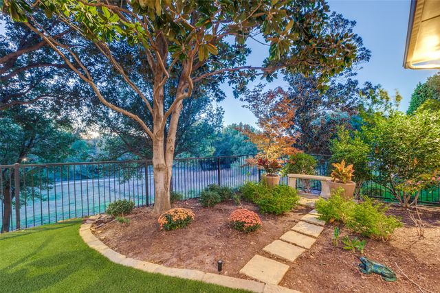 6073 Star Trail Drive, Frisco, TX 75034