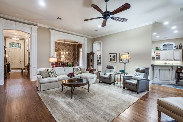 6073 Star Trail Drive, Frisco, TX 75034