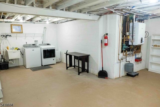 31 Lakeview Rd, Sparta Twp., NJ 07871