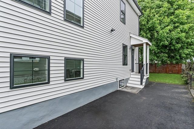 11 Bonner Ave 2, Medford, MA 02155