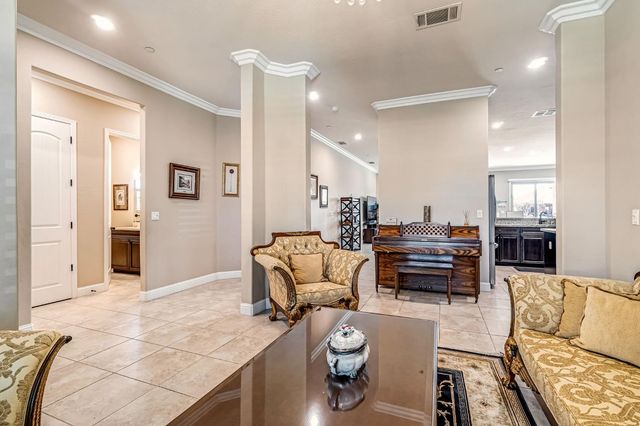 10819 E Fountain View, Clovis, CA 93619