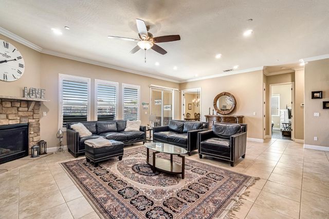 10819 E Fountain View, Clovis, CA 93619