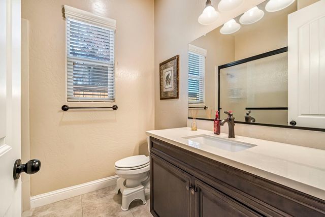 10819 E Fountain View, Clovis, CA 93619