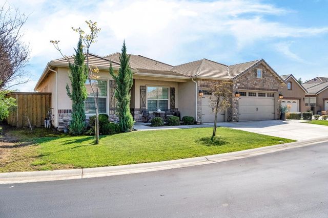 10819 E Fountain View, Clovis, CA 93619