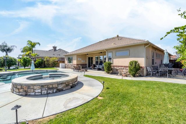 10819 E Fountain View, Clovis, CA 93619