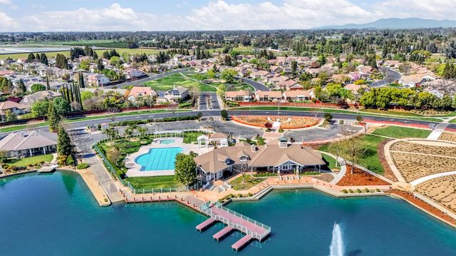 10819 E Fountain View, Clovis, CA 93619