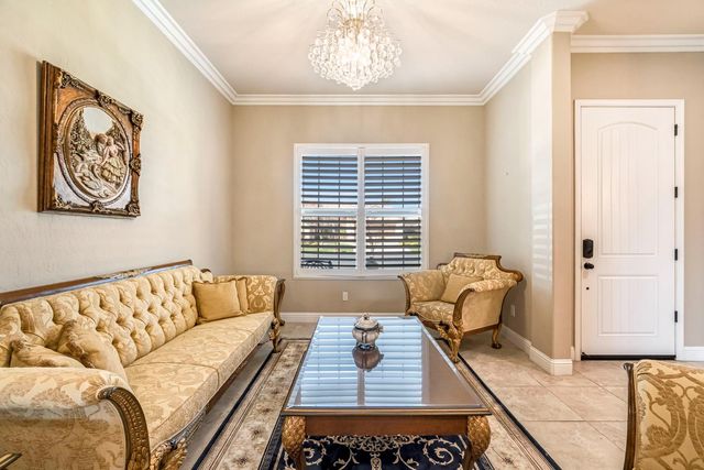 10819 E Fountain View, Clovis, CA 93619