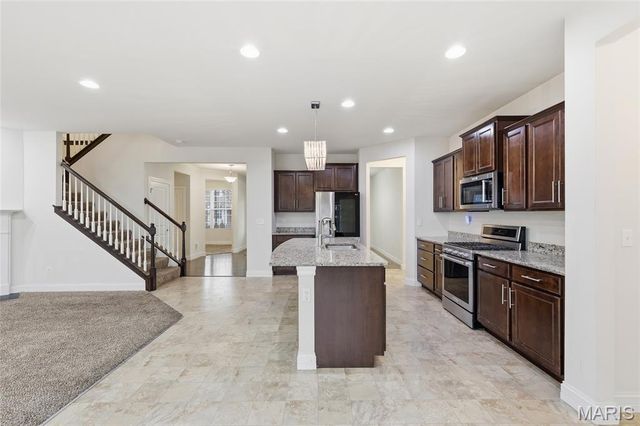 312 Chestnut Creek Circle, Dardenne Prairie, MO 63368