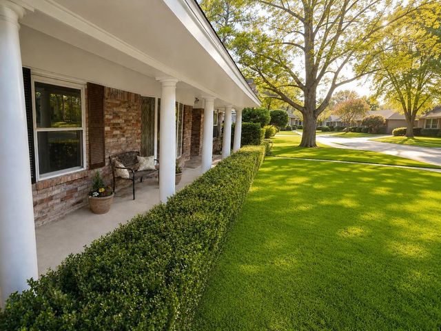 401 Shadywood Circle, Conroe, TX 77304