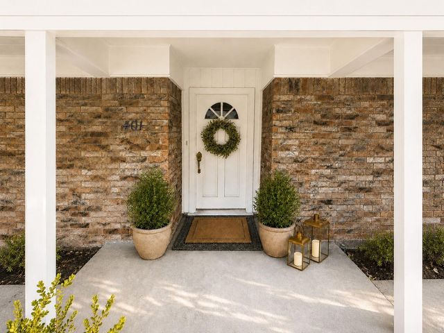401 Shadywood Circle, Conroe, TX 77304