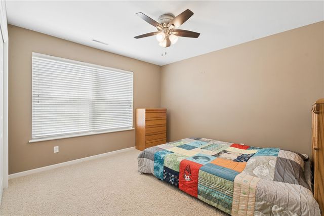 2470 Wolf Run, Hiawatha, IA 52233