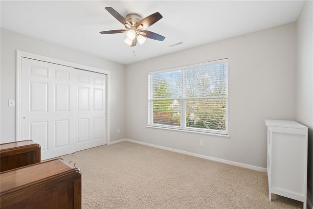 2470 Wolf Run, Hiawatha, IA 52233