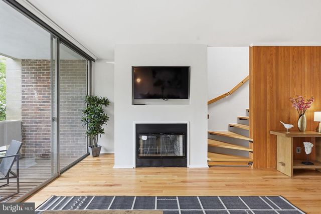 11510 MAPLE RIDGE RD, Reston, VA 20190