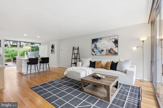 11510 MAPLE RIDGE RD, Reston, VA 20190