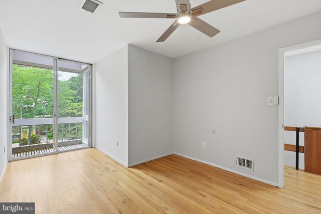 11510 MAPLE RIDGE RD, Reston, VA 20190
