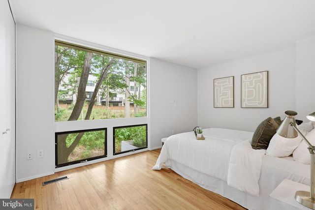 11510 MAPLE RIDGE RD, Reston, VA 20190
