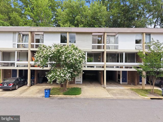 11510 MAPLE RIDGE RD, Reston, VA 20190