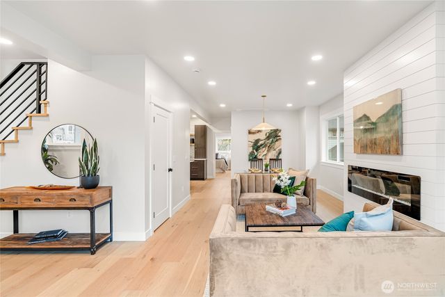 1616 21st Avenue, Seattle, WA 98122