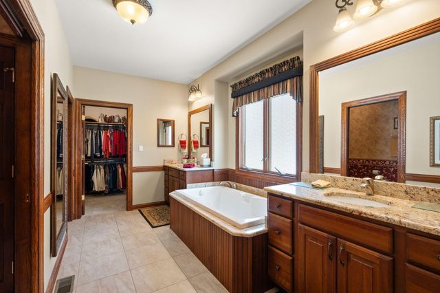 1630 Chalone Court, Crown Point, IN 46307