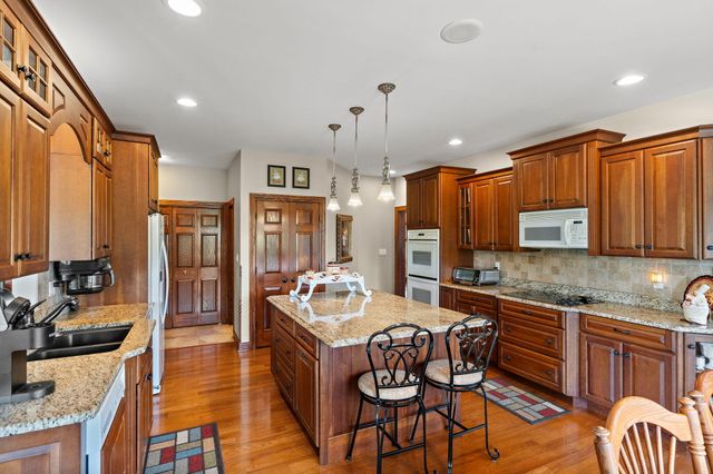 1630 Chalone Court, Crown Point, IN 46307