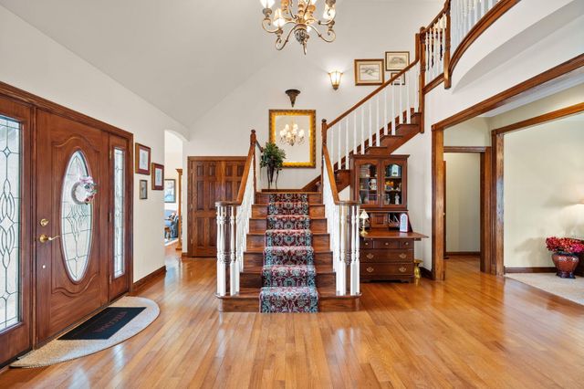 1630 Chalone Court, Crown Point, IN 46307