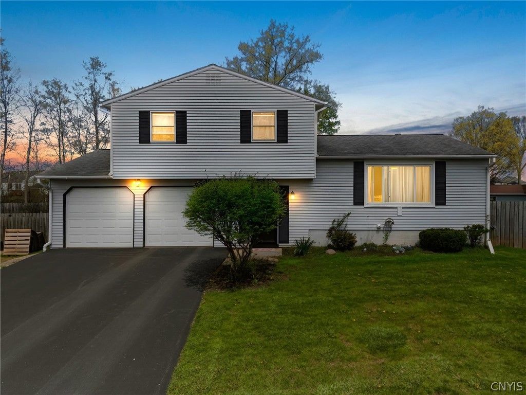 5470 Tourmaline Drive, Clay, NY 13041