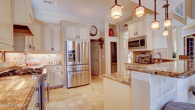 22 Crooked Stick Road, Jackson, NJ 08527