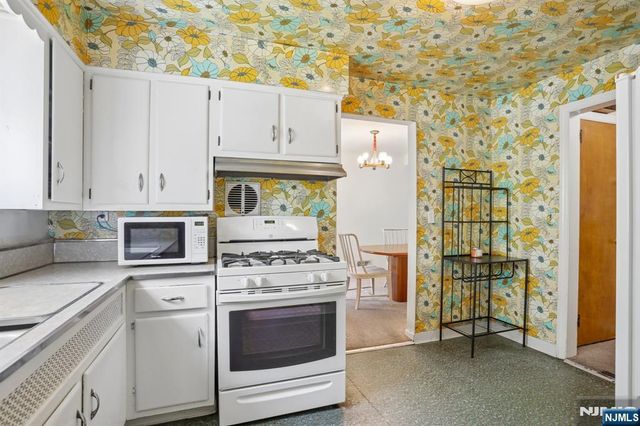 491 Racetrack Road, Ho-ho-kus, NJ 07423