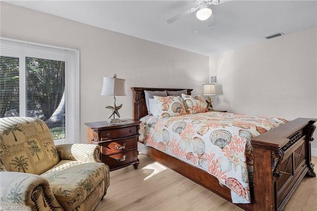 1543 San Carlos Bay DR, Sanibel, FL 33957