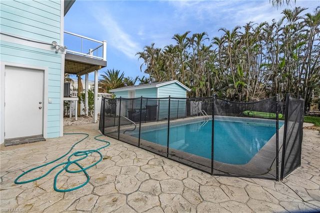 1543 San Carlos Bay DR, Sanibel, FL 33957