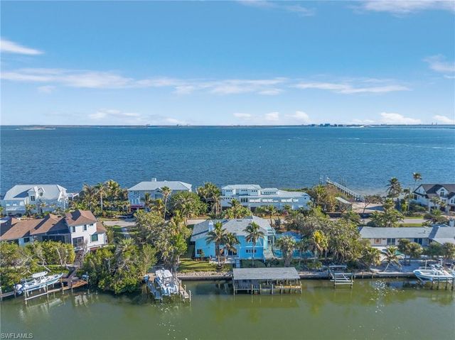 1543 San Carlos Bay DR, Sanibel, FL 33957