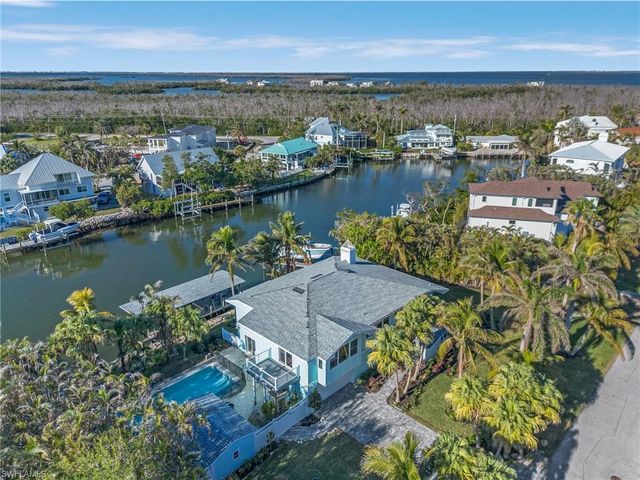 1543 San Carlos Bay DR, Sanibel, FL 33957