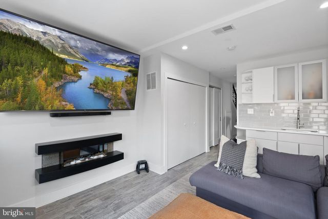 6303 9TH ST NW, Washington, DC 20011