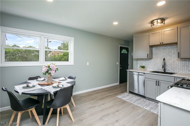 3816 Root Avenue NE, Canton, OH 44705