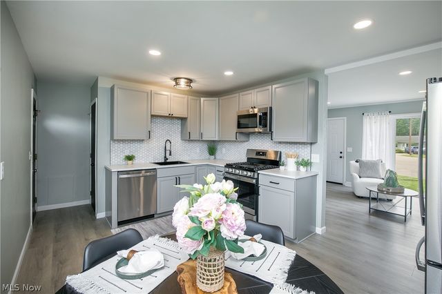 3816 Root Avenue NE, Canton, OH 44705
