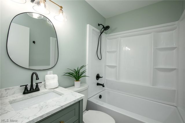 3816 Root Avenue NE, Canton, OH 44705