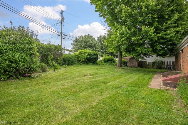 3816 Root Avenue NE, Canton, OH 44705